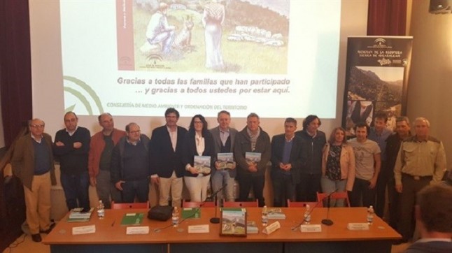 Un libro rinde homenaje a ganaderos del Parque Natural y Reserva de Biosfera Sierra de Grazalema en su 40 aniversario