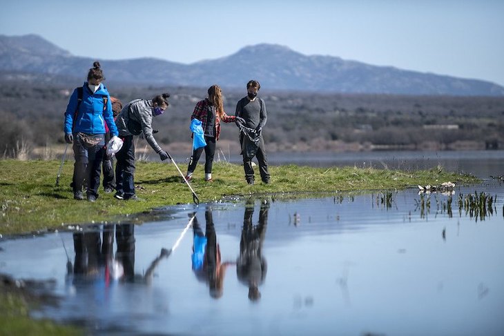 La campaña de ciencia ciudadana de LIBERA caracteriza 461 residuos abandonados en entornos fluviales de La Rioja