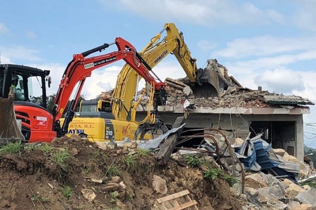 Inician en la zona cero de Tui la retirada de amianto