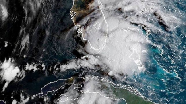 La tormenta tropical Gordon avanza por la costa sur de EEUU
