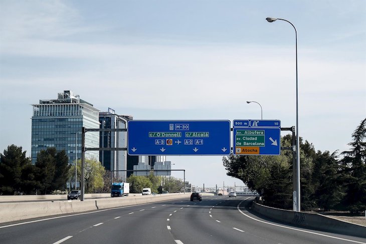 El tráfico en Madrid ‘bajo mínimos’