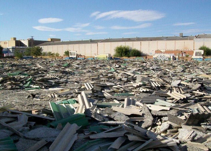 Ecologistas denuncia el abandono de kilos de amianto en un paraje de Valdemoro