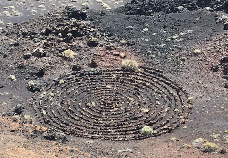 Espiral de piedras en La Palma