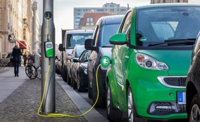 Zaragoza instalará 50 cargadores para coches eléctricos de la flota municipal