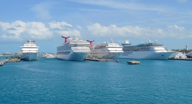 Ecologistas de Baleares exigen una ecotasa para los cruceros