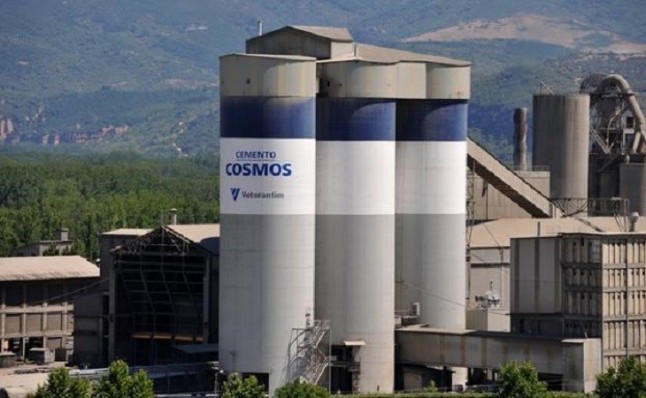 Polémica por la quema de neumáticos en Cementos Cosmos