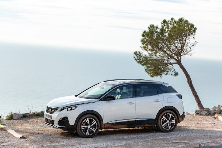 Movilidad eléctrica. Peugeot ofrece el 3008 Hybrid 300