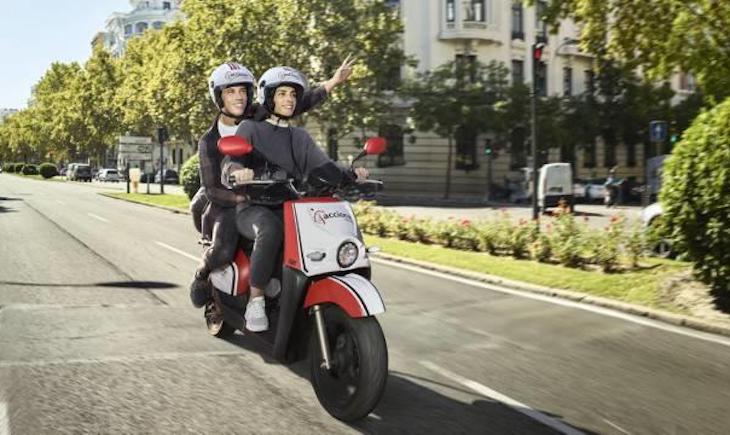 Acciona conquista Italia con su motosharing eléctricas