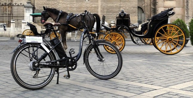 Endesa arranca en Sevilla su programa de bicicletas eléctricas