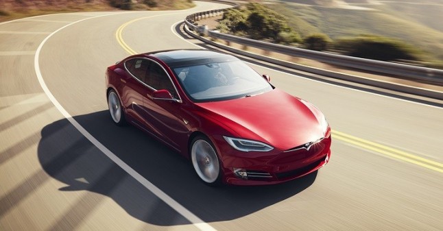 Los coches de Tesla superan claramente a los de otras marcas
