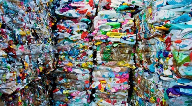 Los fabricantes de plásticos al borde de un ataque de nervios