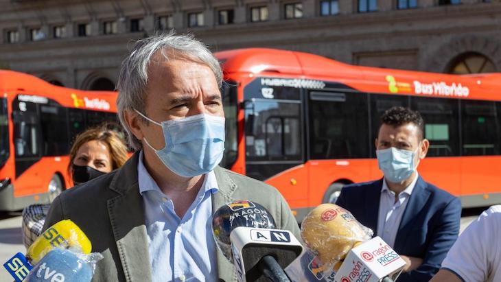 Autobuses articulados e híbridos se incorporan en Zaragoza