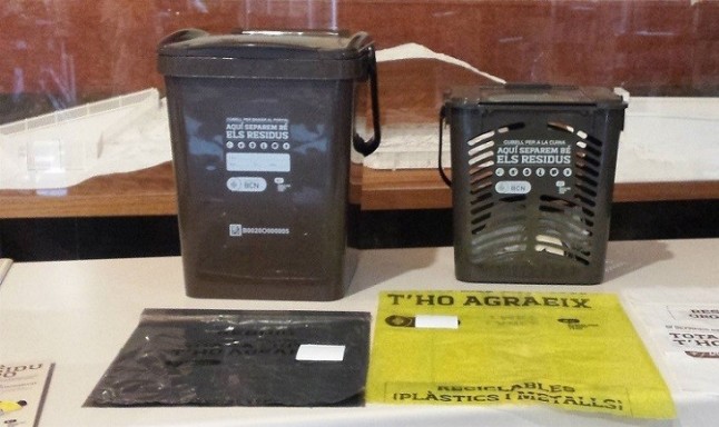 El reciclaje en el casco antiguo de Sarrià sube del 19% al 56% con la recogida puerta a puerta