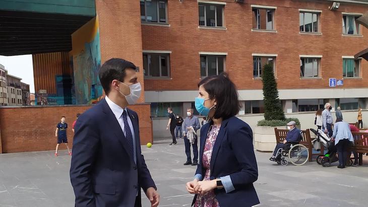 Barakaldo acogerá el domingo un circuito internacional con equipos de Primaria que compiten con sus coches eléctricos