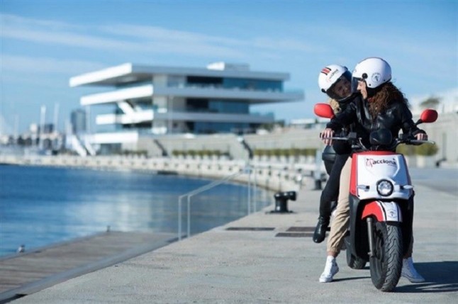 Acciona desplegará más de 500 motos eléctricas en Valencia