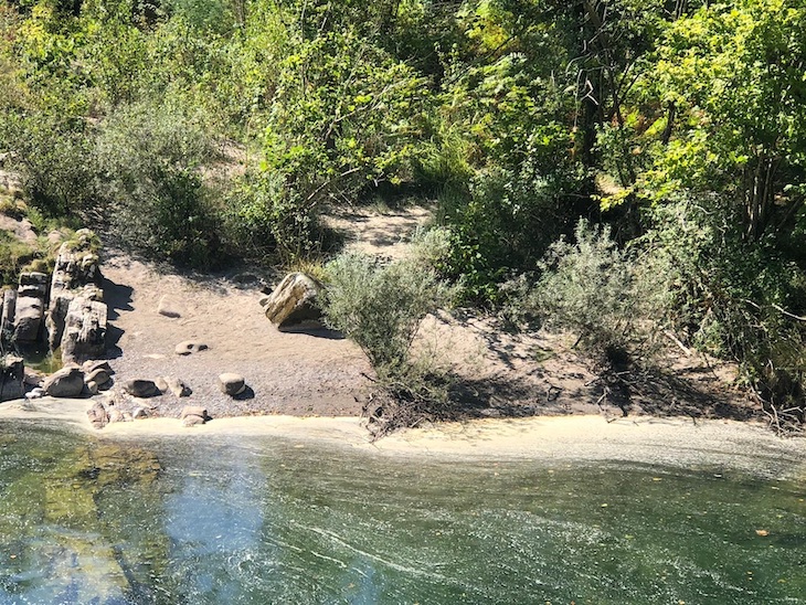 Asturias. Nuevos vertidos río Dobra