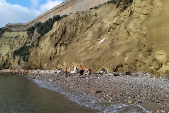 El Ayuntamiento de Ibiza retira 1.720 kilos de basura del acantilado de Sa Penya