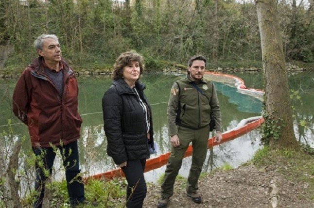 El caudal del río Arga ha limitado los daños medioambientales por el vertido de gasoil