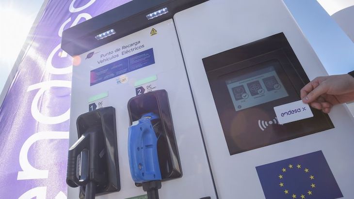 Endesa y sonae sierra cierran un acuerdo para dotar de infraestructura de recarga sus centros comerciales