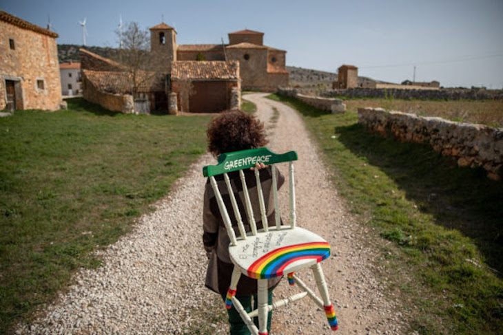 La ONG Greenpeace se apunta a la iniciativa soriana ‘Sillas solidarias contra la despoblación’