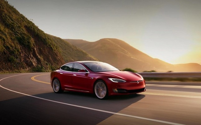 Tesla duplica sus ventas en 2018 gracias al Model 3