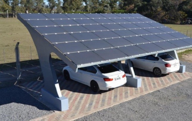 Instalan puntos de recarga solar para vehículos eléctricos en el aparcamiento Comte dEmpúries de Palma