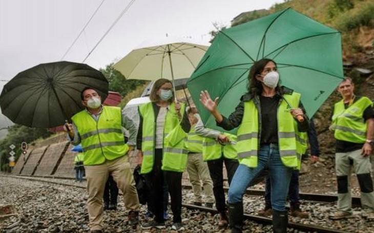 Adif revisará sus protocolos para evitar incidentes como el de los vagones del Sil