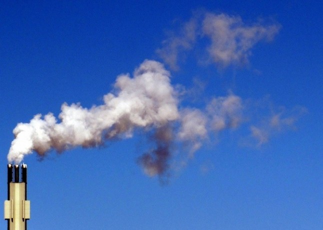 CCOO tilda a la ministra Teresa Ribera de iluminada por querer reducir las emisiones de CO2