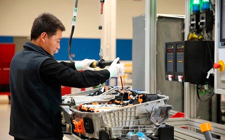 Volvo se apunta a la producción de baterías para coches eléctricos