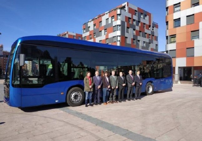 Alsa pone en circulación en Oviedo el primer autobús urbano totalmente eléctrico