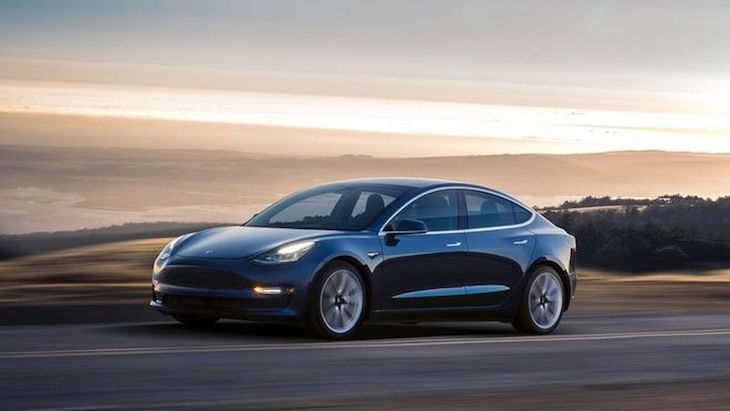 Tesla lanzará en 2023 un coche eléctrico por 21.400 euros con baterías producidas por la compañía