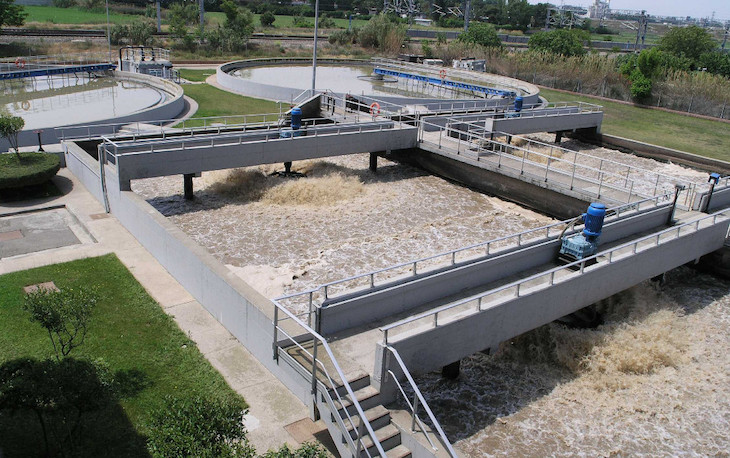 Cavero sostiene que la anticipación es "clave" en el abastecimiento y saneamiento de agua en Zaragoza
