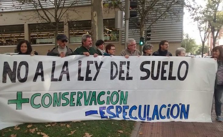 España vuelve a confundir ‘La ley de suelo’ con ‘La ley del Deseo’