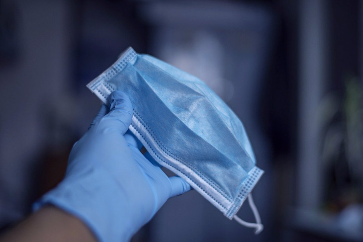 Catalunya incide en que guantes y mascarillas van al contenedor gris