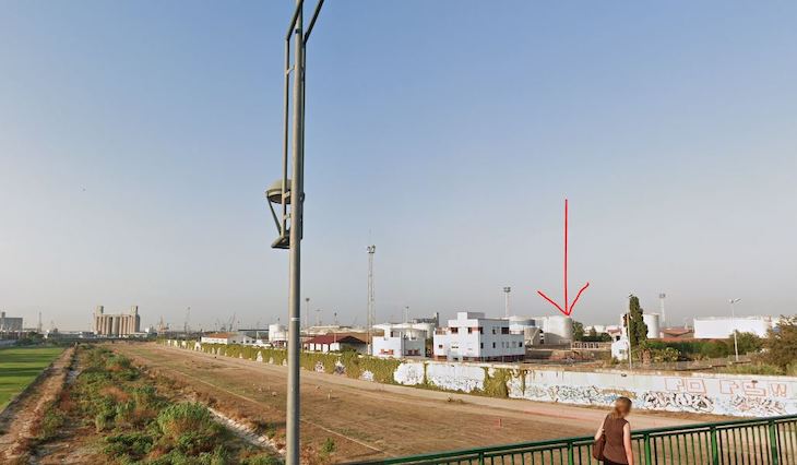 Tarragona. Mare Terra recoge firmas por el traslado de la empresa CLH