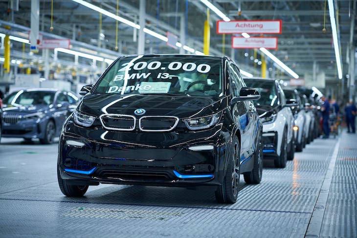 BMW vende unos 200.000 coches eléctricos