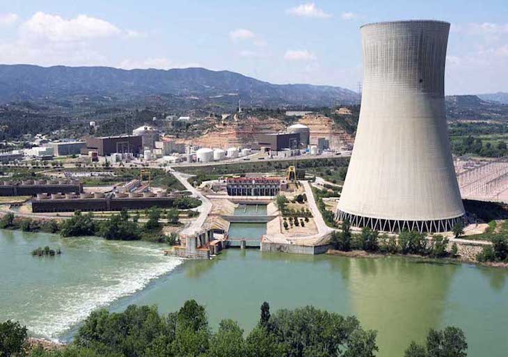 La nueva ‘ocurrencia’ de Vox que quiere alargar hasta los 80 años la vida de las centrales nucleares e incluso abrir nuevas plantas