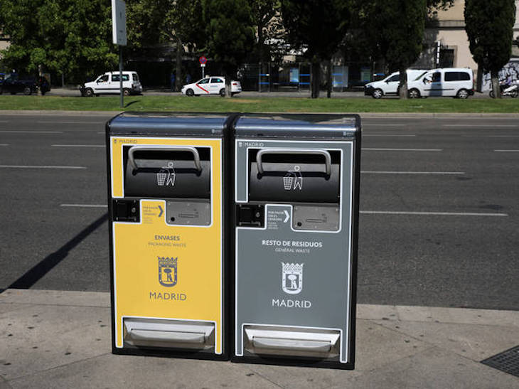 Las papeleras ‘inteligentes’ de Madrid sirven para tapar una gestión de residuos nefasta