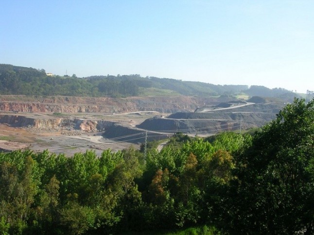 El Principado de Asturias consuma el coladero de la cantera de Perlora en Carreño