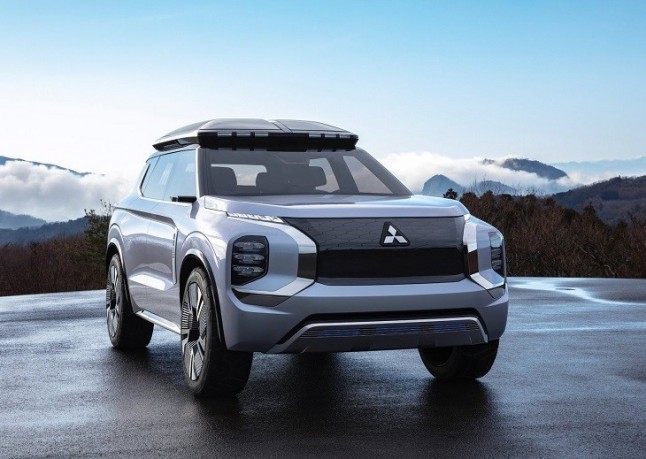 Mitsubishi muestra el todocamino híbrido enchufable Engelberg Tourer