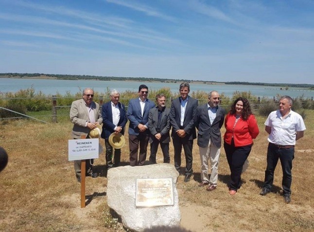 La Junta y Heineken acondicionan la laguna de la Dehesa de Abajo para facilitar la cría de aves