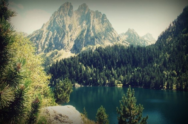 Teide y Doñana son los espacios naturales más amenazados de España