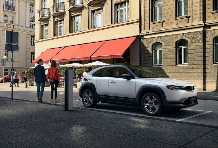 Mazda venderá este año 350 unidades del MX-30