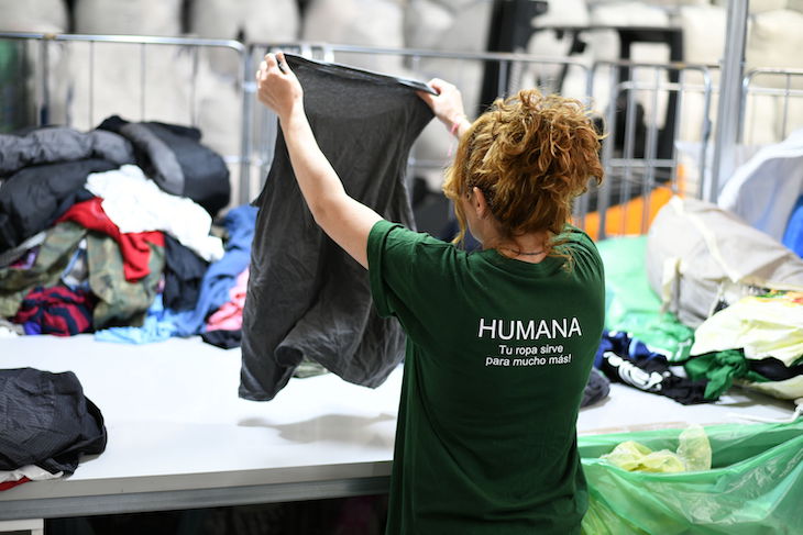 Felicidades. Humana recupera millones de prendas en España