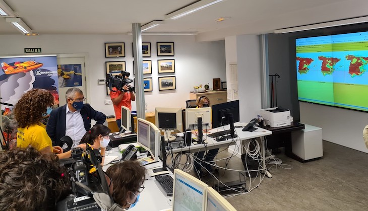 España destaca como ‘ejemplar’ la lucha contra el incendio de Navalacruz