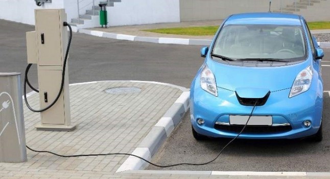 El número de coches eléctricos en circulación se ha triplicado en cinco años