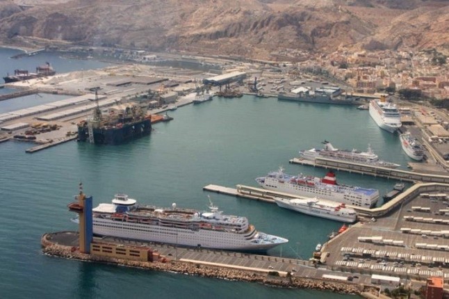 El Puerto de Almería aborda con los vecinos la mejora de sus condiciones ambientales