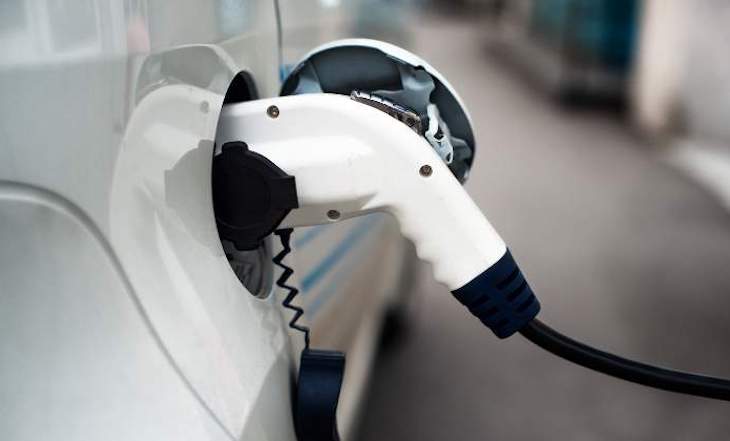 La gran alianza entre eléctricas y Anfac para impulsar el coche eléctrico