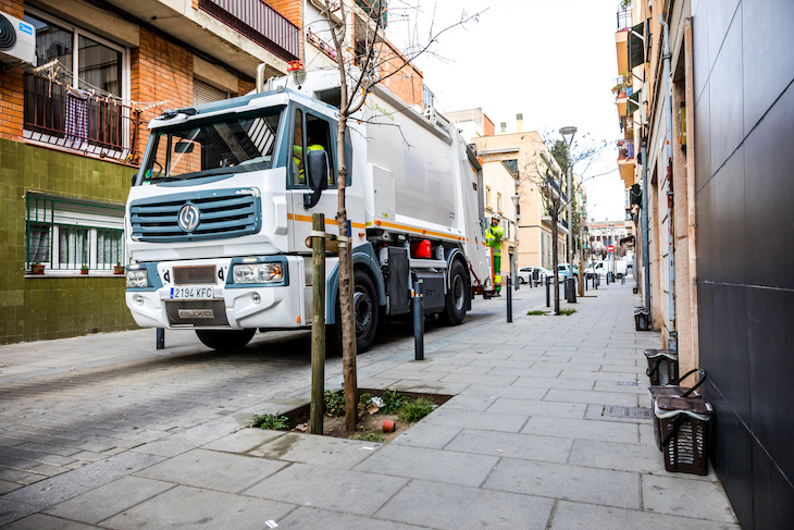 Urbaser implementa el servicio de recogida de residuos puerta a puerta en el barrio de Sant Andreu (Barcelona)