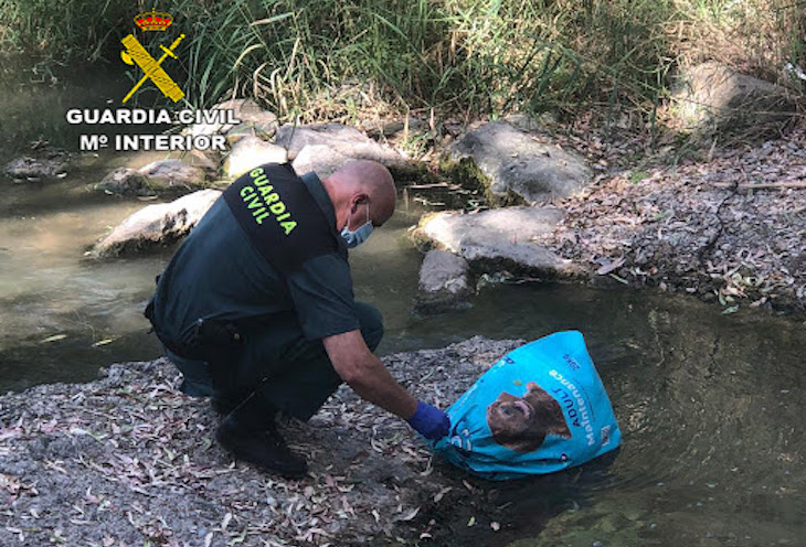 El Ministro del Interior vista al SEPRONA